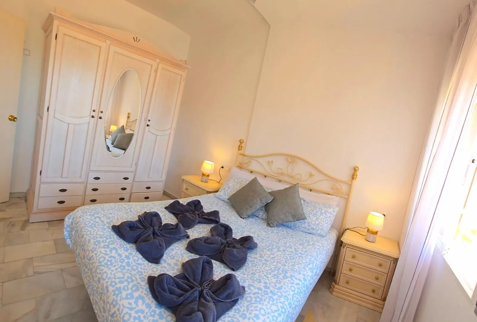 Villa Fran Coastal Elegance Stylish Apartment With Sea Views, Large Terrace Torremolinos
