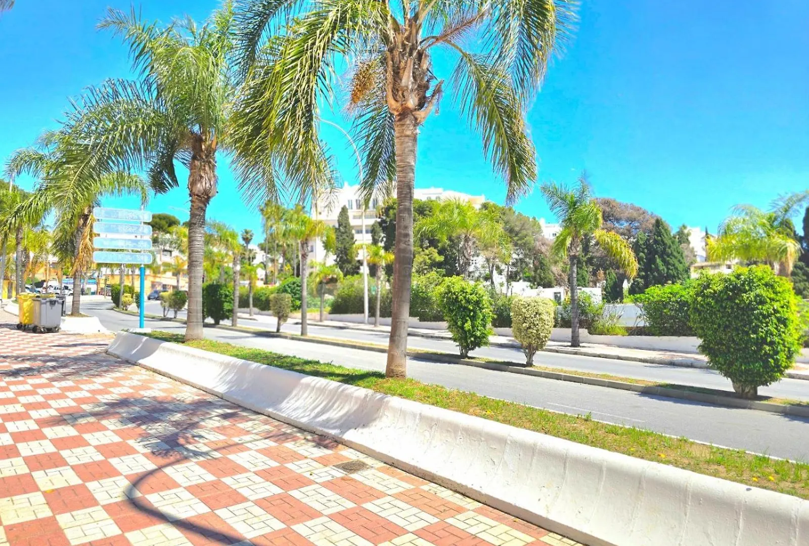 Villa Fran Coastal Elegance Stylish Apartment With Sea Views, Large Terrace Torremolinos
