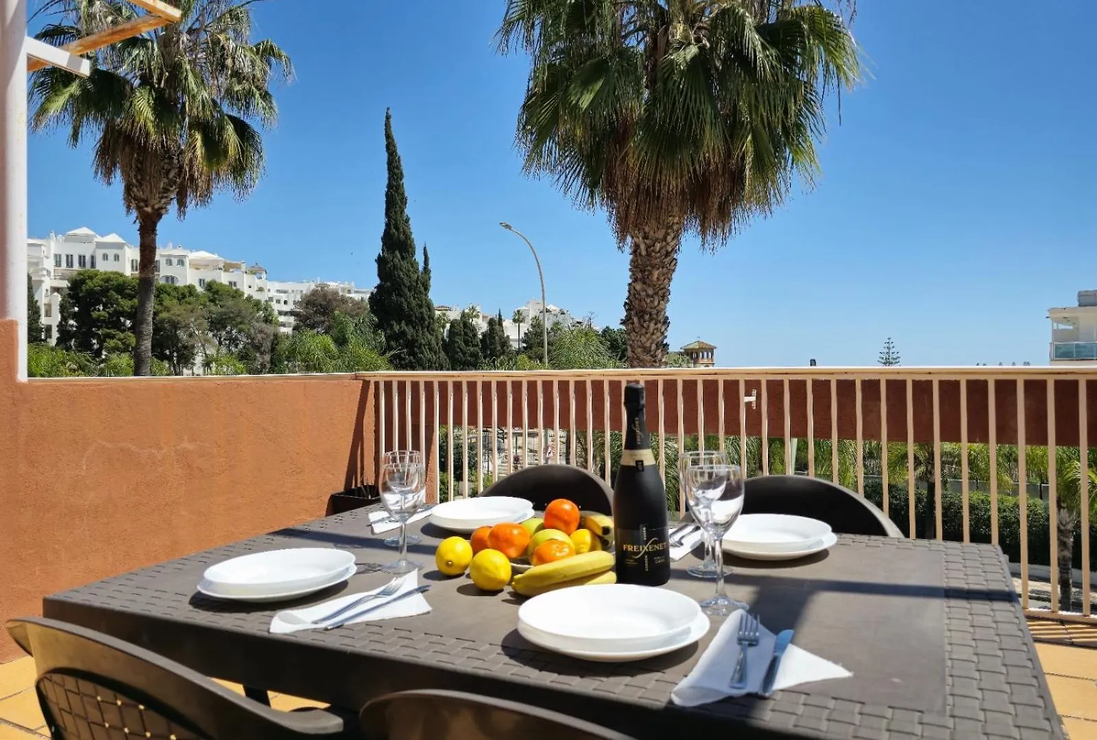 Villa Fran Coastal Elegance Stylish Apartment With Sea Views, Large Terrace Torremolinos Spanien