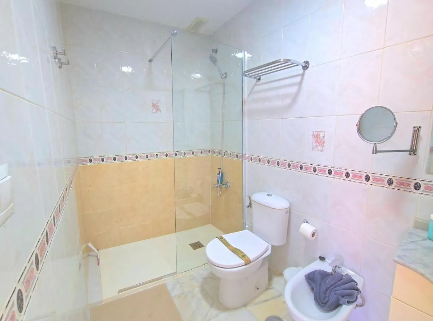 Villa Fran Coastal Elegance Stylish Apartment With Sea Views, Large Terrace Torremolinos