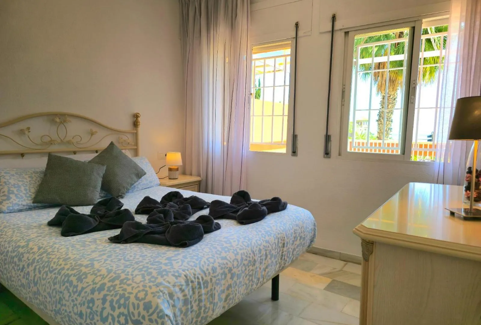 Villa Fran Coastal Elegance Stylish Apartment With Sea Views, Large Terrace Torremolinos 0*,  Spain