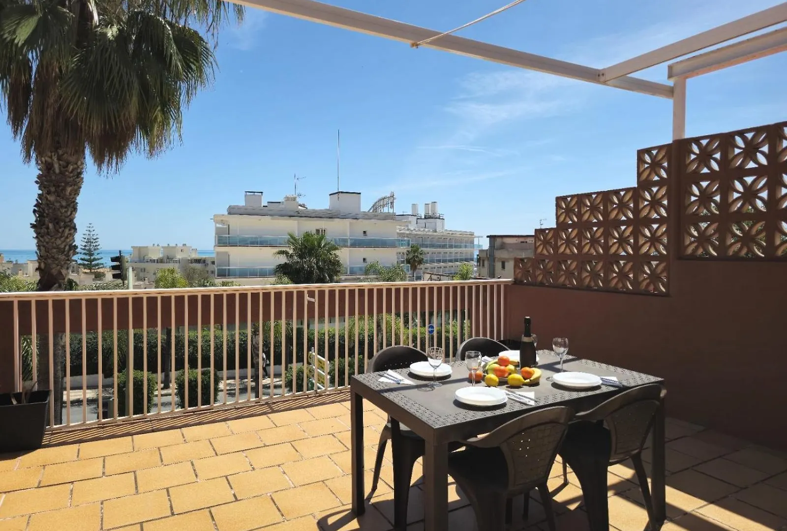 Villa Fran Coastal Elegance Stylish Apartment With Sea Views, Large Terrace Torremolinos Spain