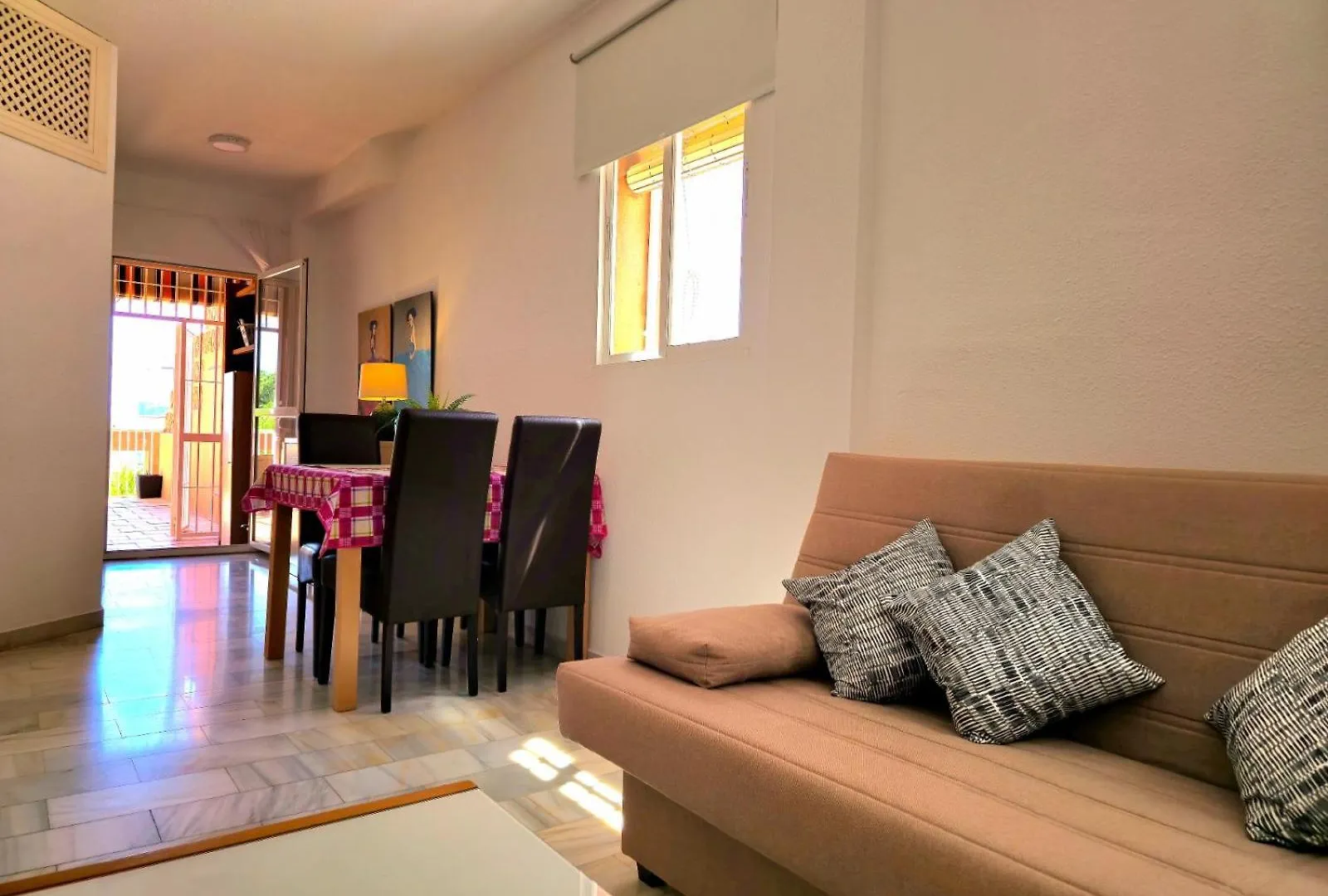 Villa Fran Coastal Elegance Stylish Apartment With Sea Views, Large Terrace Torremolinos
